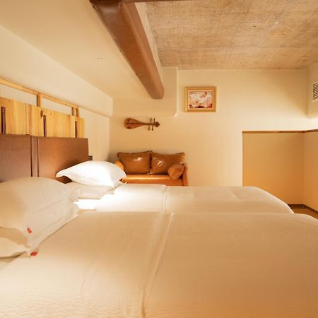 Patio Spring Holiday Inn -- Free Round Trip Pick-Up Service --Panoramic View Of Tianmen Mount Zhangjiajie Exterior foto