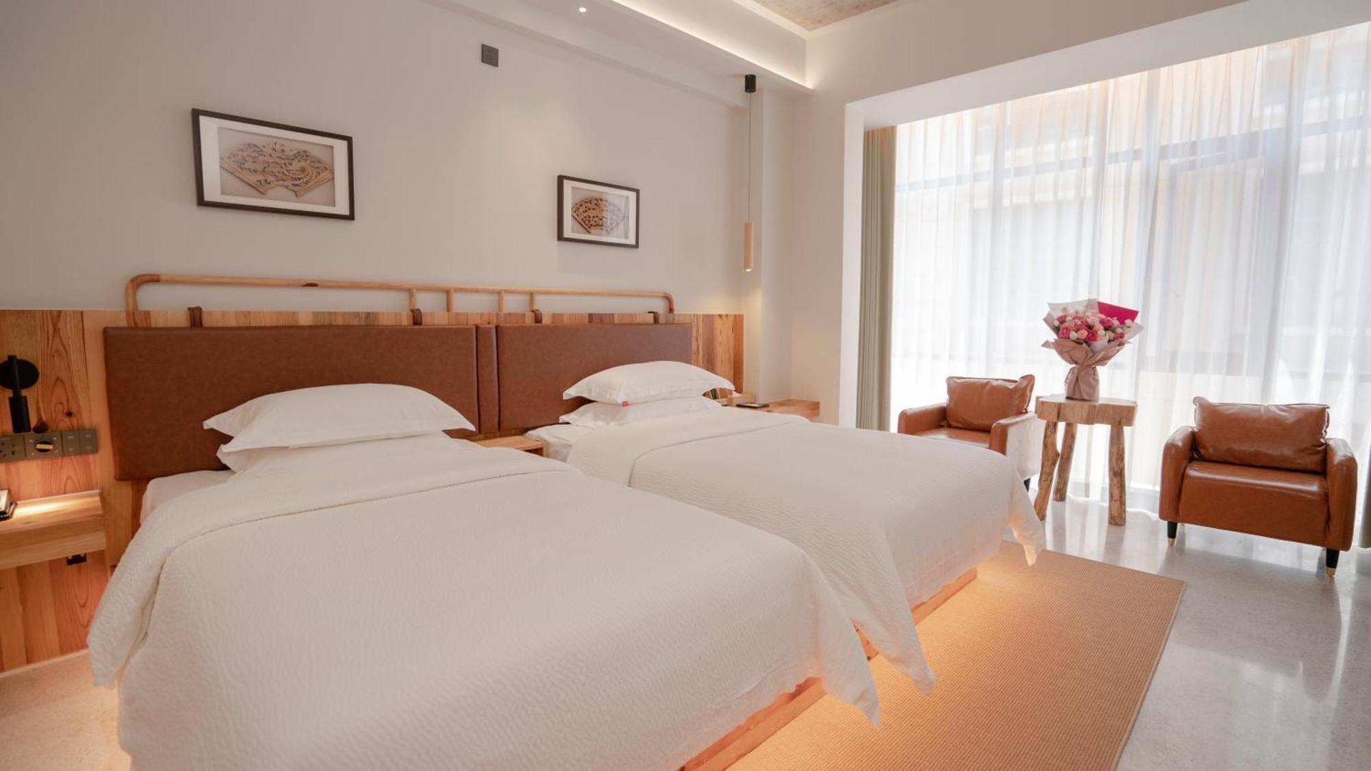 Patio Spring Holiday Inn -- Free Round Trip Pick-Up Service --Panoramic View Of Tianmen Mount Zhangjiajie Exterior foto