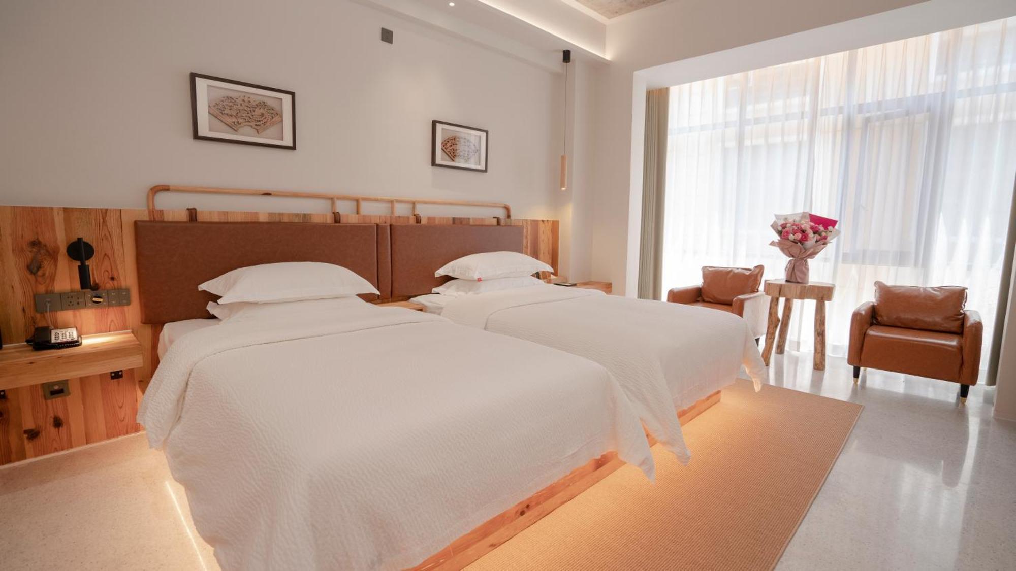 Patio Spring Holiday Inn -- Free Round Trip Pick-Up Service --Panoramic View Of Tianmen Mount Zhangjiajie Exterior foto