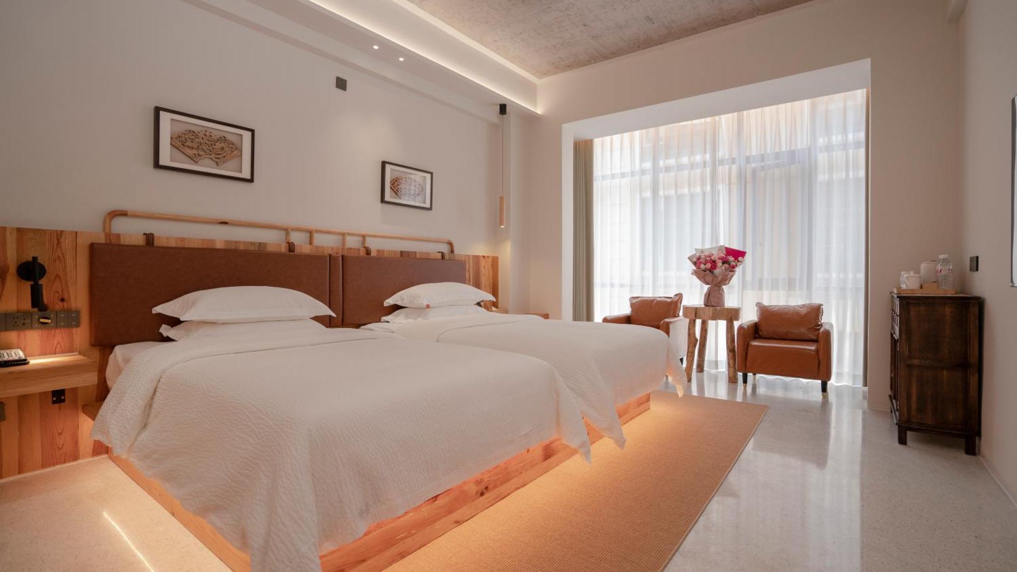 Patio Spring Holiday Inn -- Free Round Trip Pick-Up Service --Panoramic View Of Tianmen Mount Zhangjiajie Exterior foto