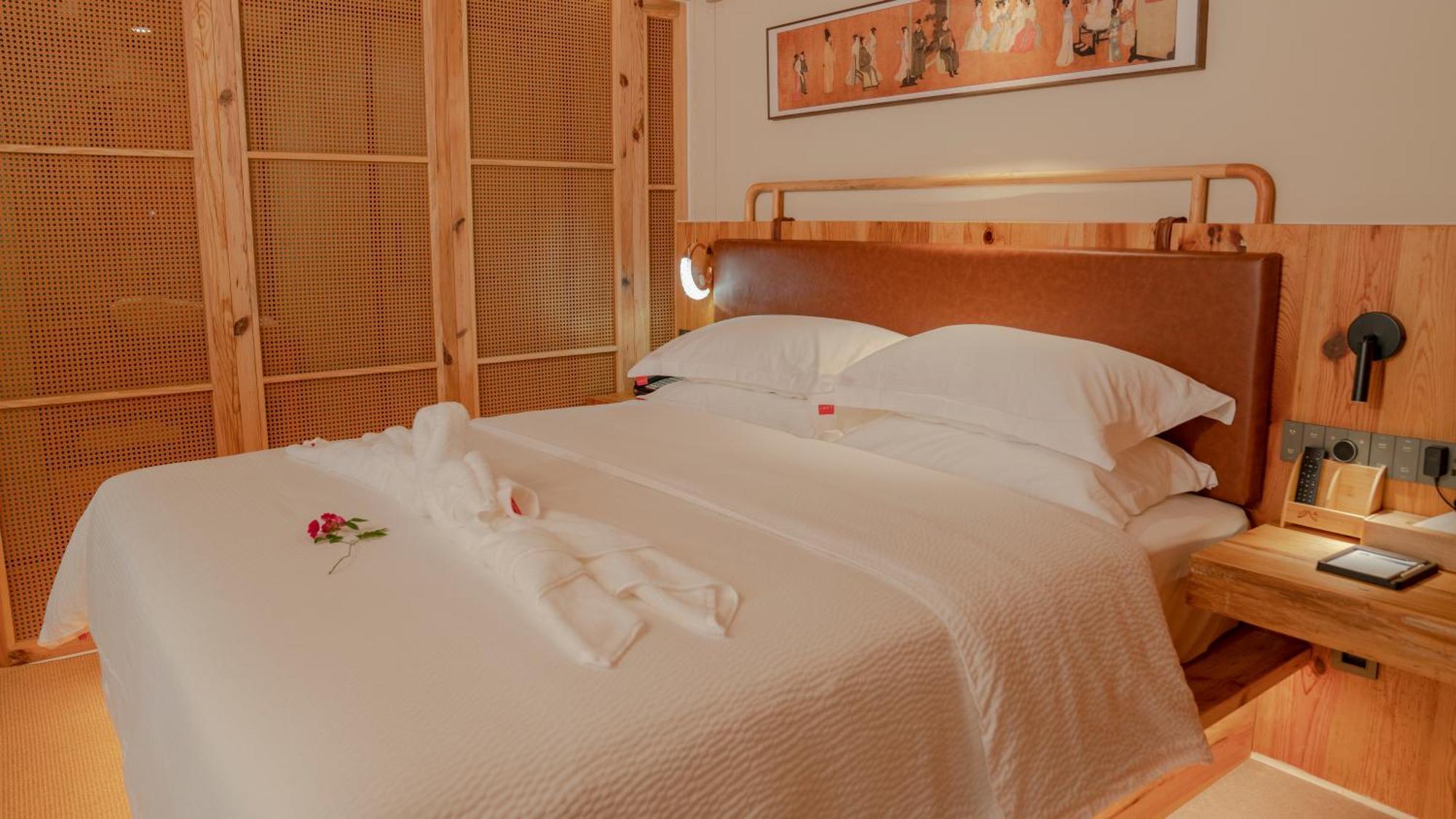 Patio Spring Holiday Inn -- Free Round Trip Pick-Up Service --Panoramic View Of Tianmen Mount Zhangjiajie Exterior foto