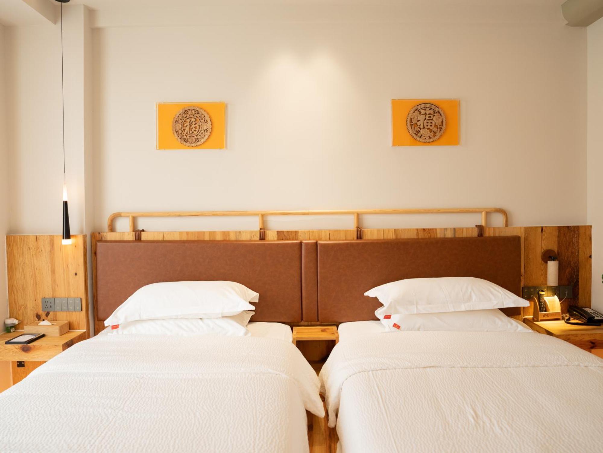 Patio Spring Holiday Inn -- Free Round Trip Pick-Up Service --Panoramic View Of Tianmen Mount Zhangjiajie Exterior foto